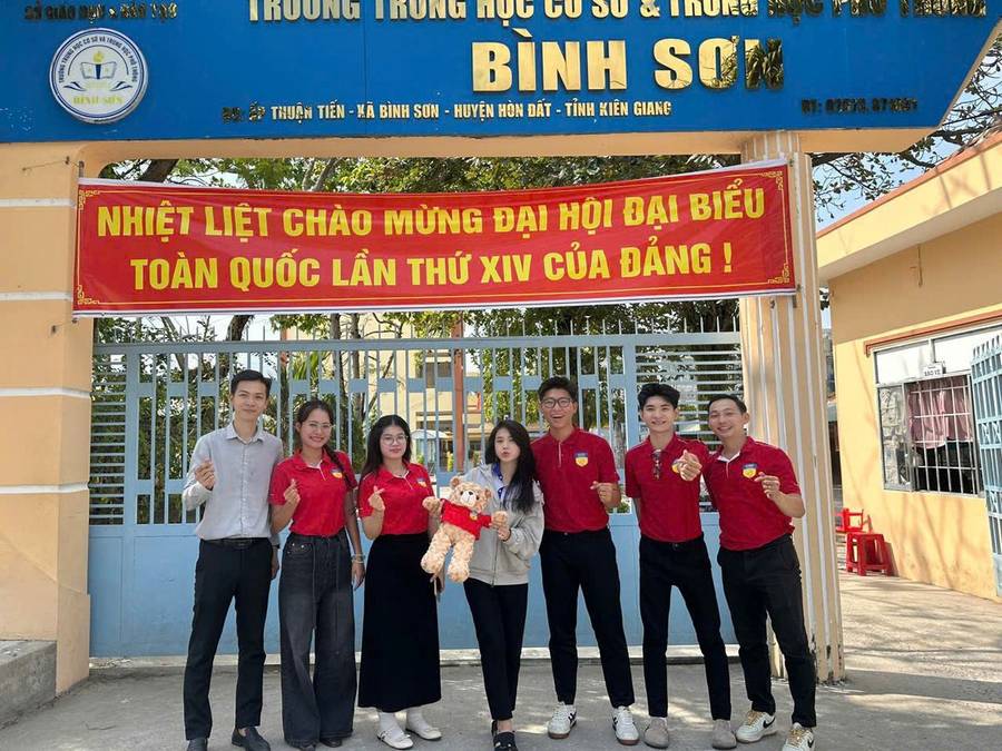 Đội CTV tại điểm trường