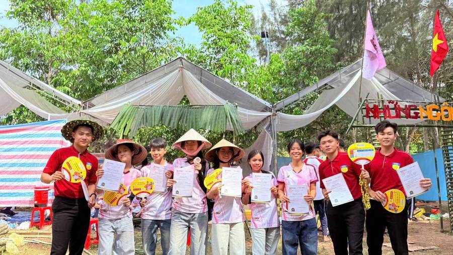 CTV HUTECH ngoài trời