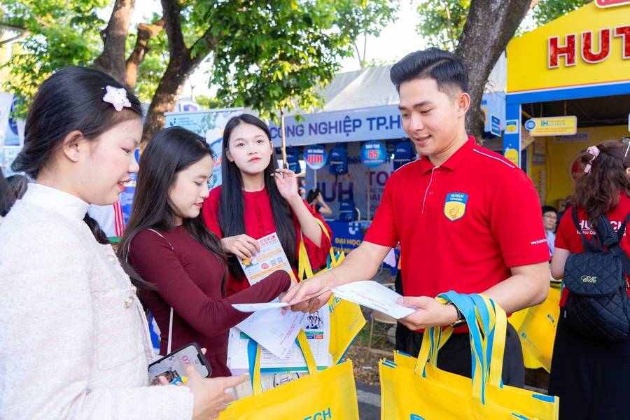 CTV HUTECH tư vấn